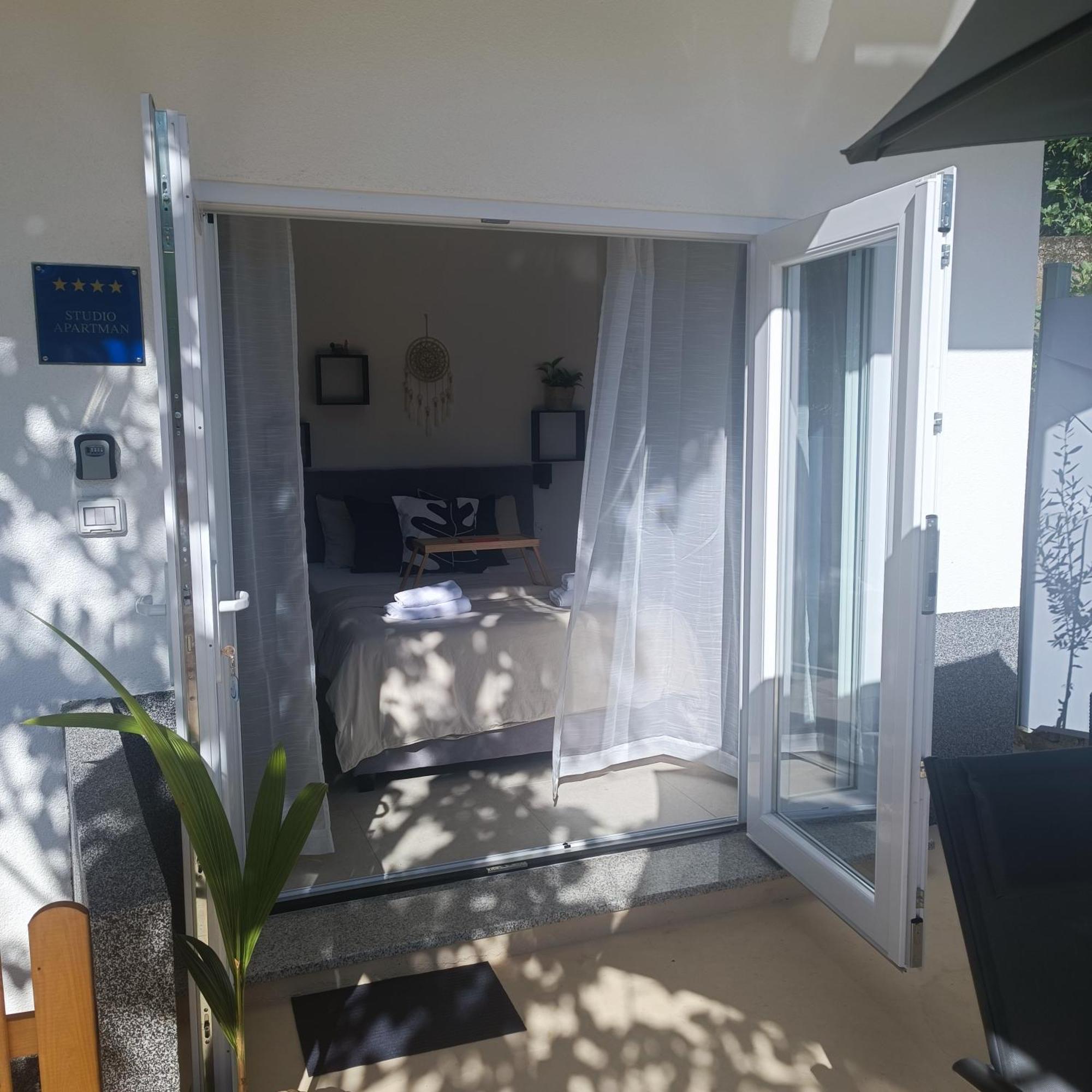 Cozy With Terrace + Free Parking