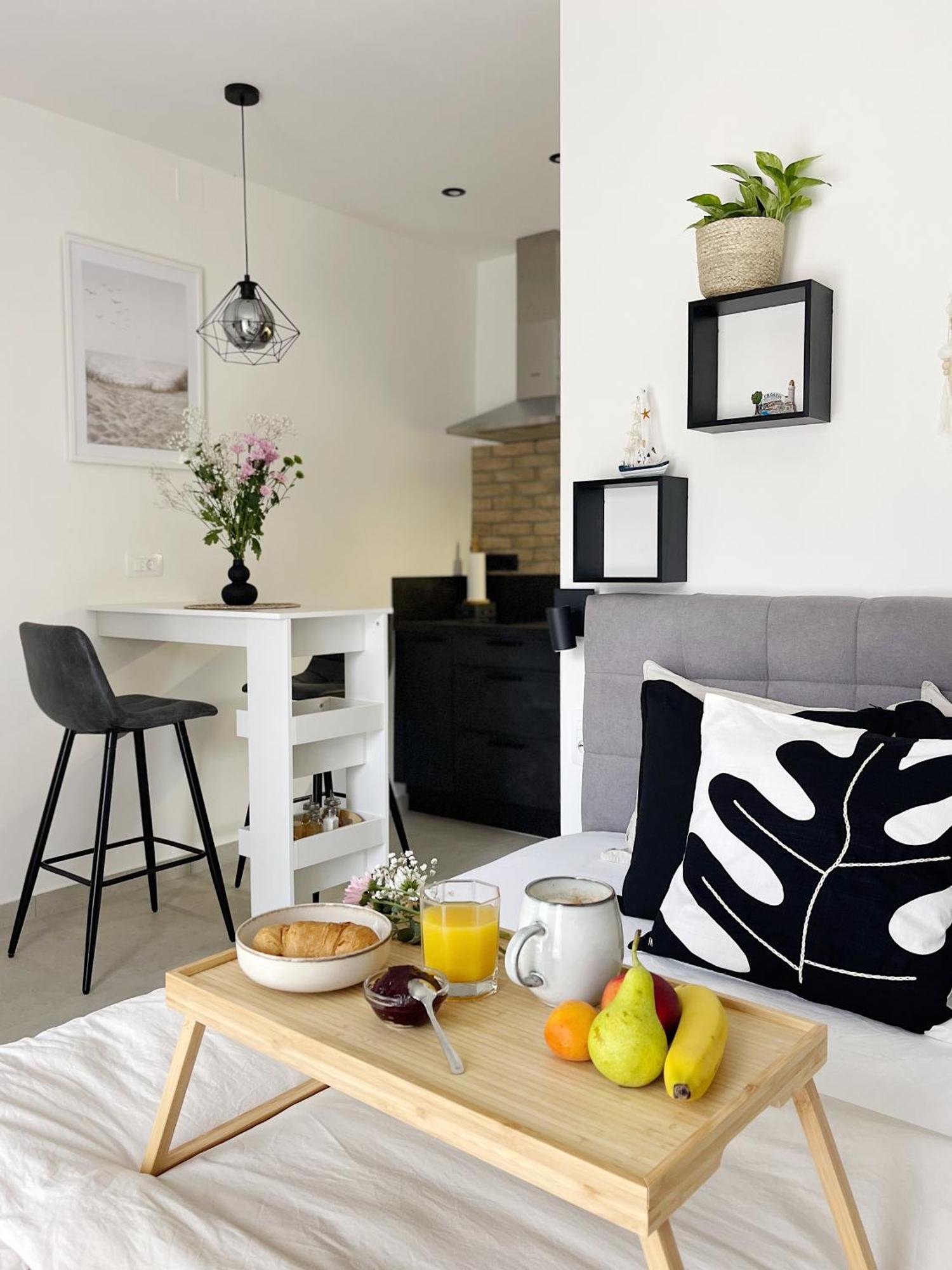Cozy With Terrace + Free Parking